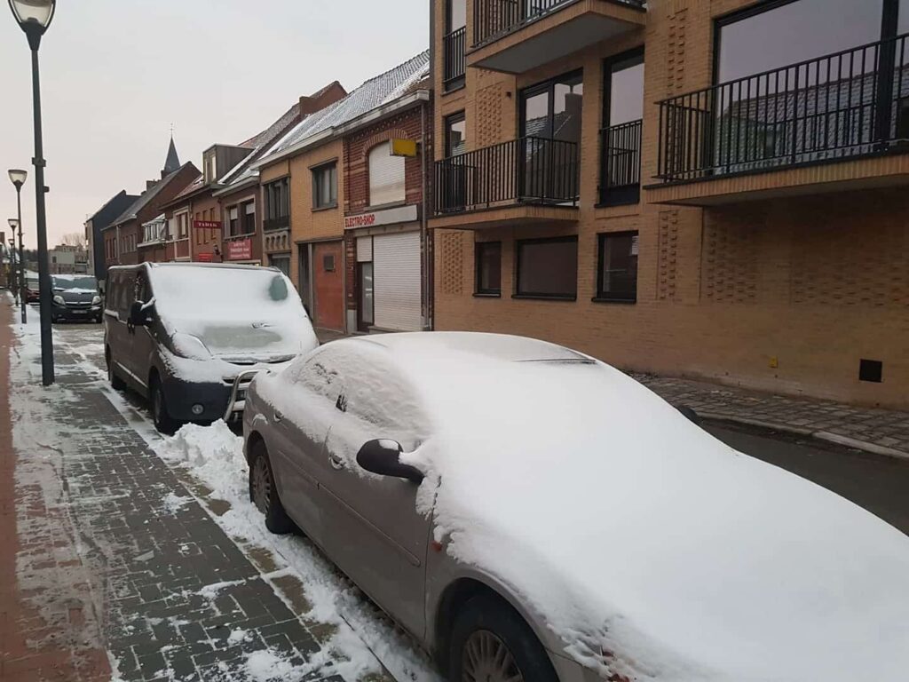 Welke bijstand krijg ik als een auto in België slipt ?